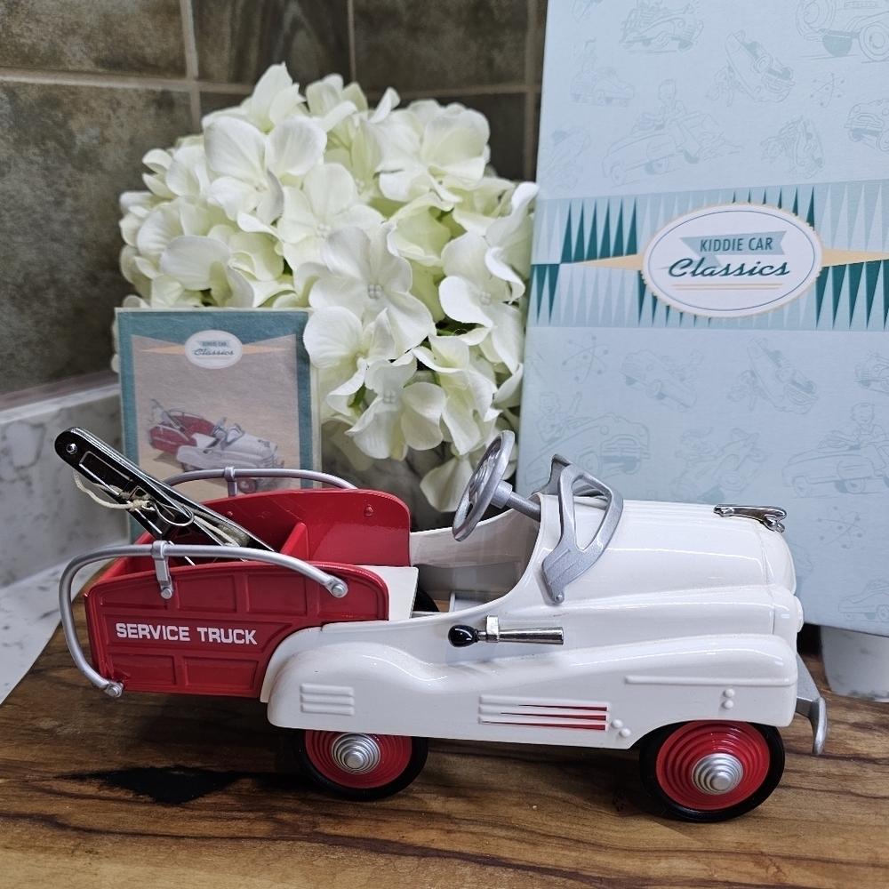 Hallmark Kiddie Car Classics 1941 Steelcraft by Murray Junior Service Truck